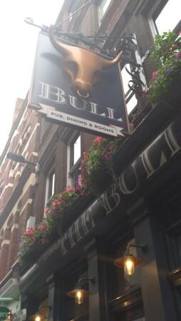 Best Sports Bars in London - The Bull & The Hide