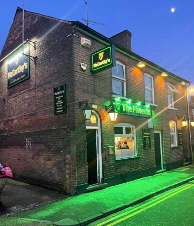 Best Sports Bars in Luton - Phoenix Public House