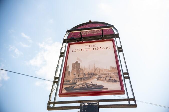 Best Sports Bars in Redbridge - Lighterman