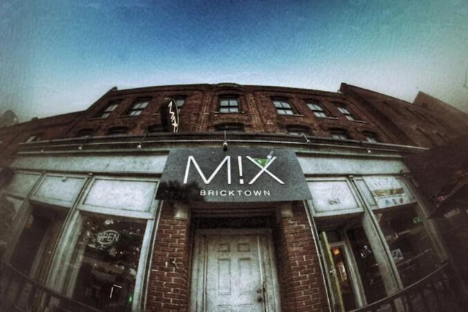 Best Sports Bars in Detroit - Mix Bricktown