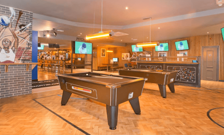 Best Sports Bars in Islington - The Roundabout Old Street