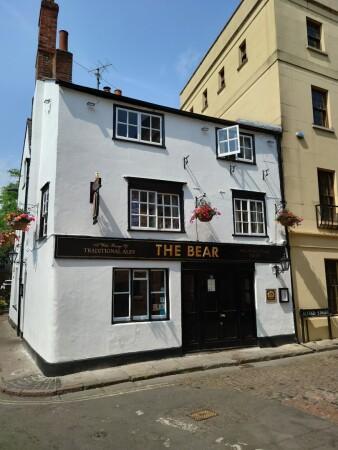 Best Sports Bars in Oxford - Bear Inn