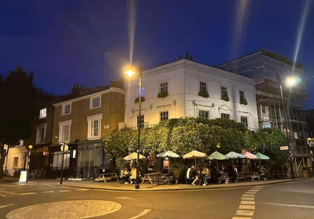 Best Sports Bars in Islington - Hemingford Arms