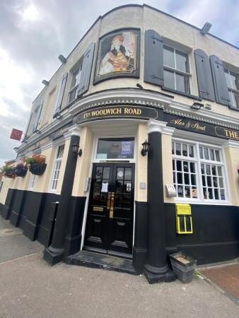 Best Sports Bars in Belvedere - Prince of Wales