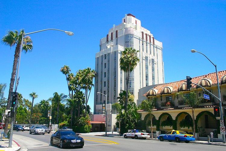 Discover venues showing live sport in West Hollywood