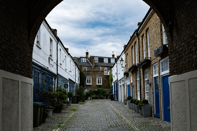 Belsize Park’s elegant sports bars provide a more laid-back matchday experience, with great food, drinks, and HD screens.