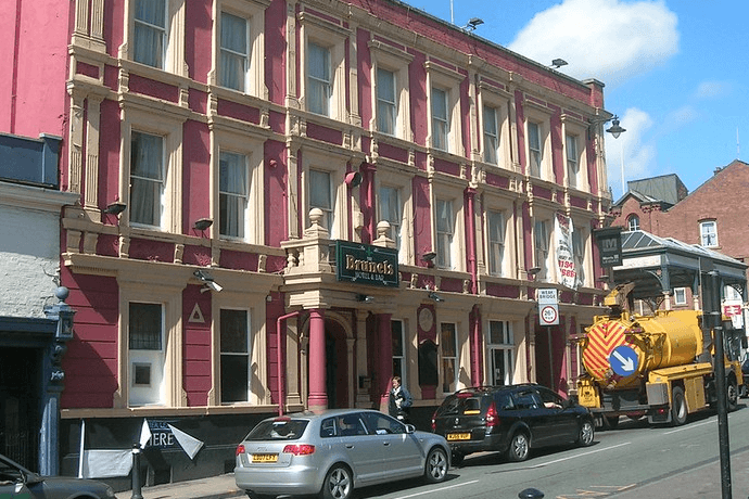 Wigan is famous for its rugby league passion, and its bars reflect that energy with dedicated venues showing all the biggest games. Football and boxing fans will also find plenty of spots with great pints and big screens.