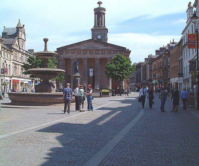 The best place to catch the action in Elgin is around The High Street, where locals gather in traditional Scottish pubs to watch football and rugby with plenty of passion.