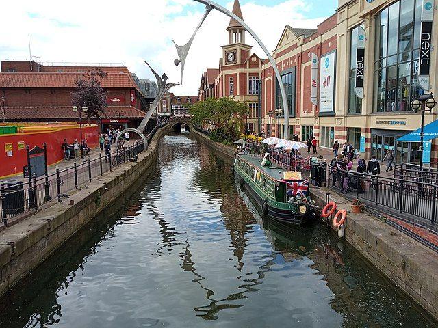 In Brayford Waterfront, Lincoln’s go-to entertainment spot, you’ll find buzzing bars packed with supporters cheering on Lincoln City FC in a brilliant matchday setting.